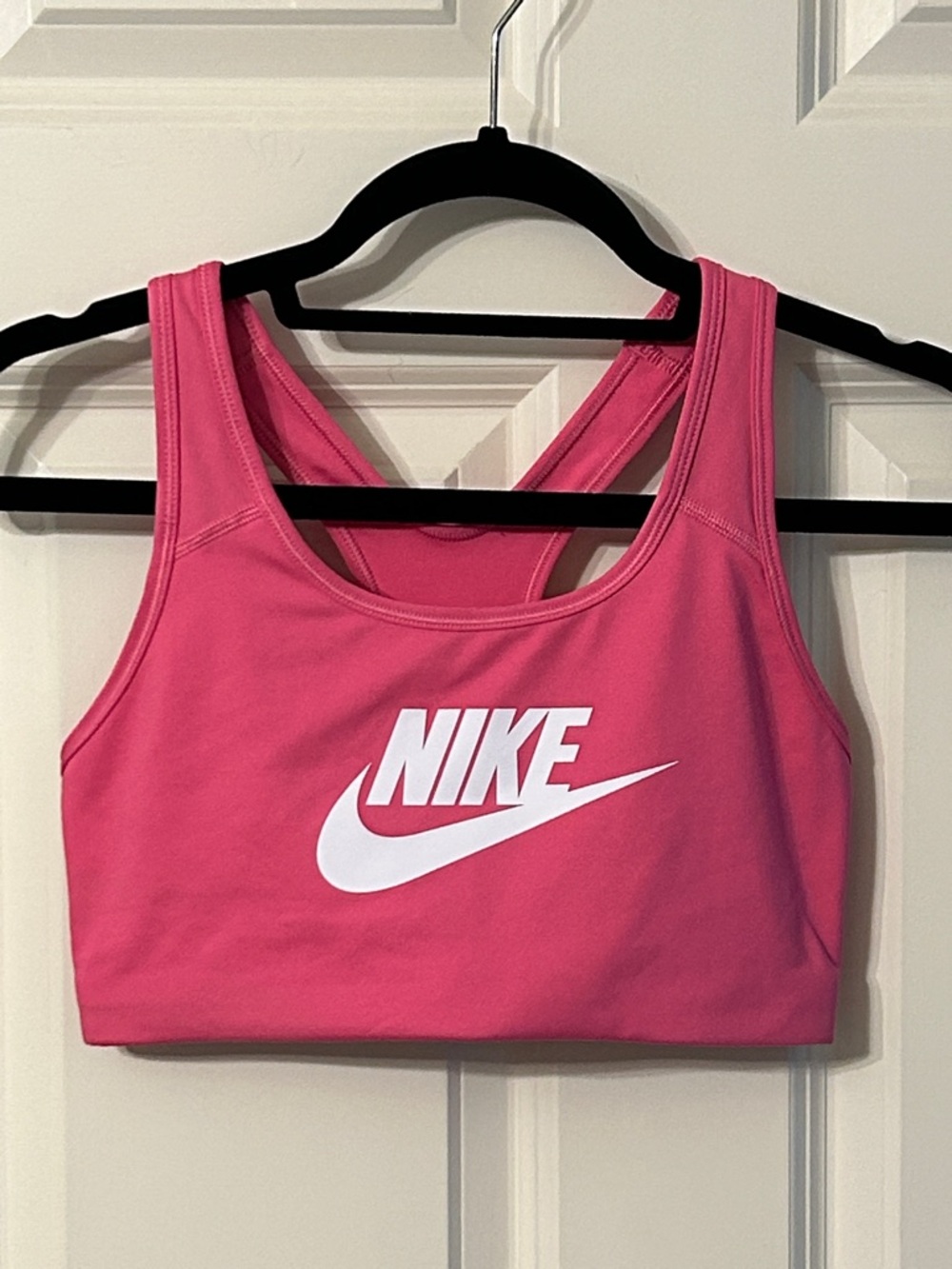 Nike Swoosh Women's Medium-Support Graphic Racerback Sports Bra